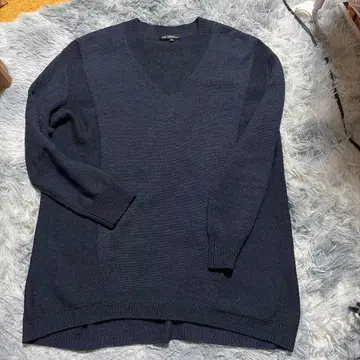 23구 네이비 울 V넥 니트 38