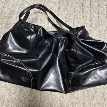 ZARA 블랙 가죽 개더 핸드백