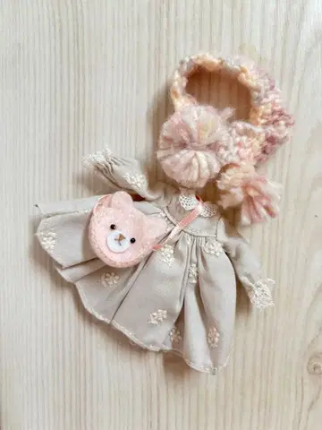 팝마트 브라이스 베이지 꽃무늬 드레스 & 곰 미니백 머플러