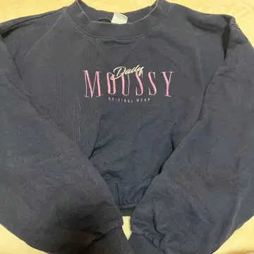 MOSSY 로고 네이비 맨투맨