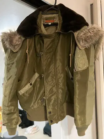 버즈 릭슨즈 UNITED CARR N-2B 타입