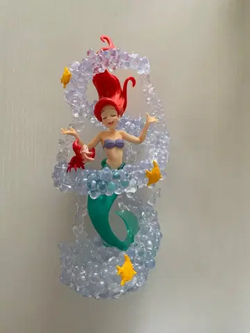 아리엘 피규어 거품과 별 장식