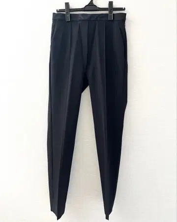 투모로우랜드 스트레치 팬츠 센터 플리츠 34 사이즈