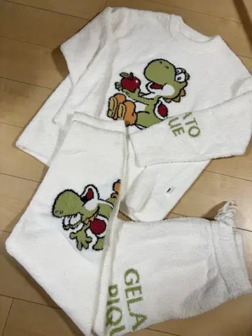 새상품 택 없음 젤라또피케 요시 상하의 룸웨어