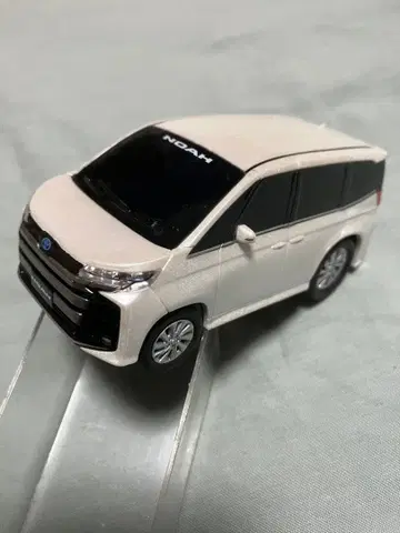 도요타 NOAH 미니카 화이트