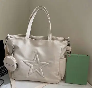 화이트 별 모양 자수 숄더백