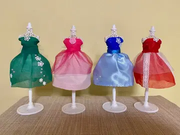 웰컴 스페이스 컬러 드레스 색상 맞추기 퀴즈용 미니어처 드레스