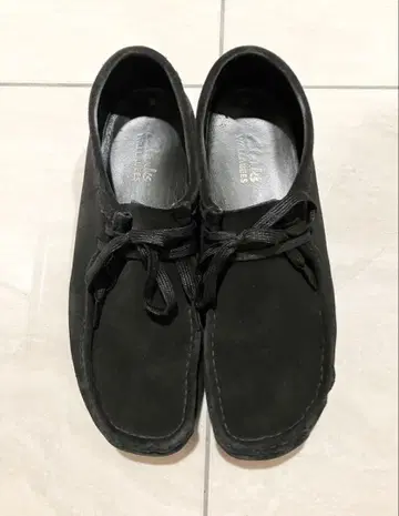 Clarks 블랙 모카신 신발