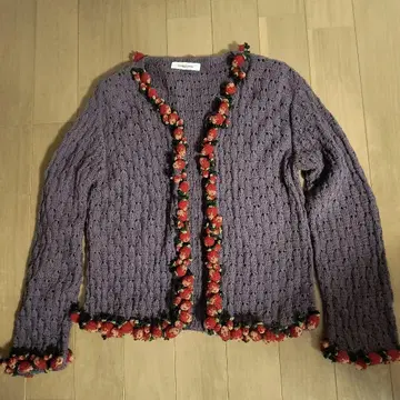 WONDERFUL WORLD 딸기 모티브 가디건 (중고, 보관품)