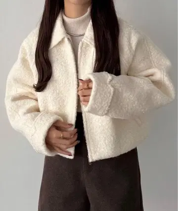 callautia 루프 트위드 스탠 칼라 숏 집업 블루종