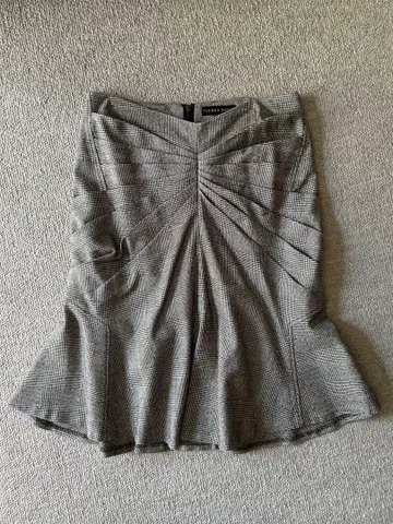 시트러스노츠 머메이드형 스커트 (38 사이즈)