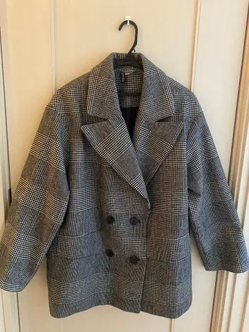 그레이 체크 무늬 코트