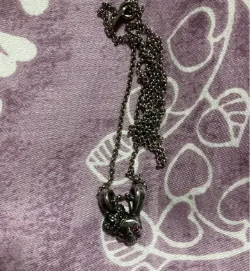 저스틴 데이비스 스컬 토끼 목걸이