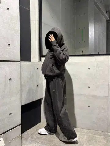 [ 완판템 ] HTH 큐빅 스웨트 팬츠 블랙