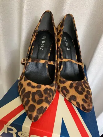 rienda 레오파드 무늬 하이힐