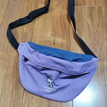 피넛츠 카페 스누피 웨이스트 파우치