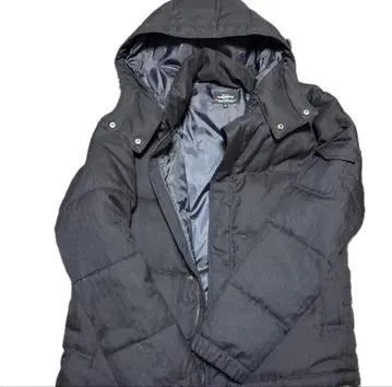 블랙 후드 부착 다운 자켓