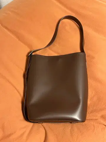 레더 터치 스퀘어 숄더백 / 유니클로