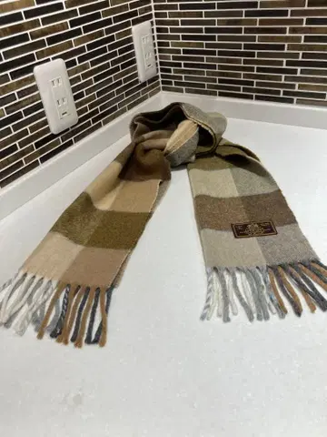 새상품급 라무즈울 체크 무늬 머플러 이탈리아제