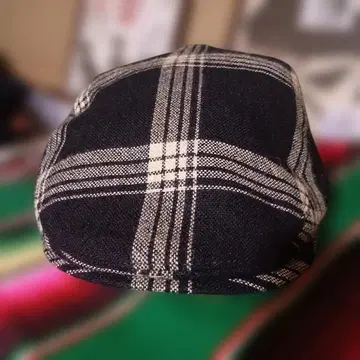 블랙과 화이트 체크 헌팅 모자 랏츠