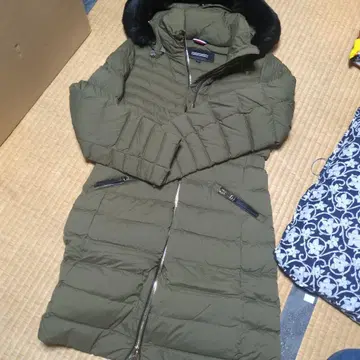 올리브색 다운 롱 코트 퍼 포함