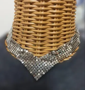 실버 메탈릭 초커 목걸이