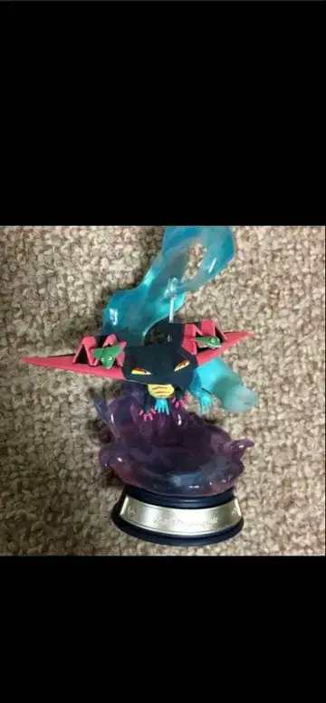 피규어 게임 캐릭터 움직임이 있는 포즈