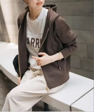 Spick and Span 스트레치 지퍼 후드티