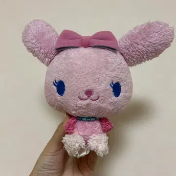 우사하나의 핑크 봉제 인형