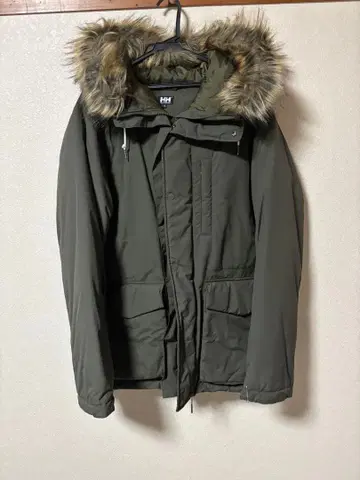 헬리 한센 올리브 그린 다운 자켓
