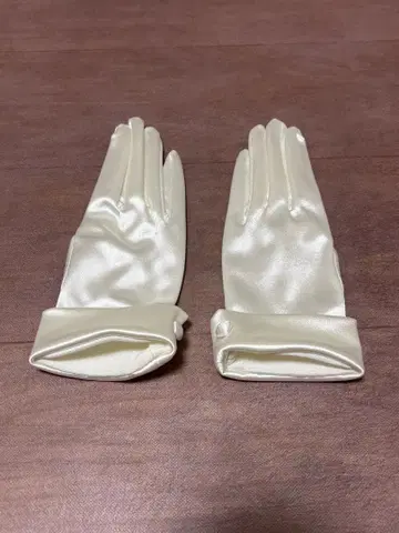 웨딩 그로브 숏 새틴 Love Tiara