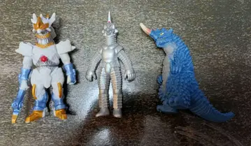 울트라맨 괴수 피규어 3체 세트