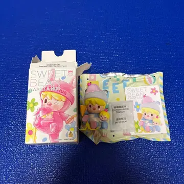 POP MART Sweet Bean I Want a Hug 피규어