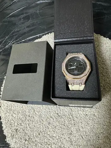 G-SHOCK 다이아몬드풍 장식 손목시계