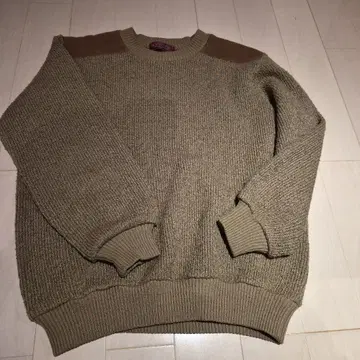 RENOWN 카키 크루넥 니트