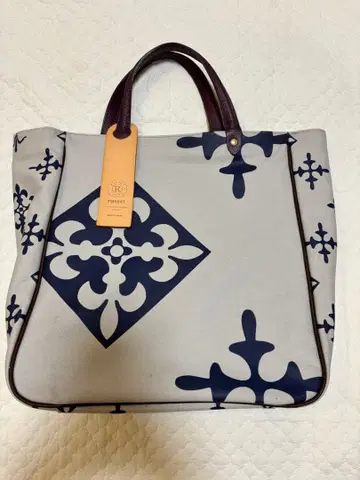 러셋 세렌디피티 토트백 빅 로고 russet