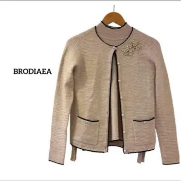 [ 새상품급 ] BRODIAEA 앙상블 가디건 스웨터 고급 심플