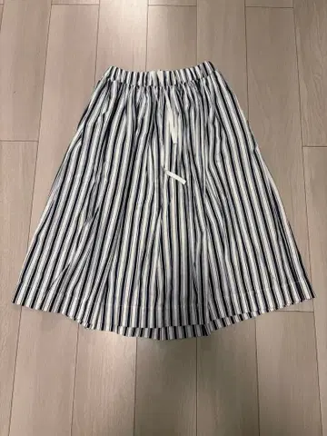 쉽스 인디고 플레어 스커트 네이비