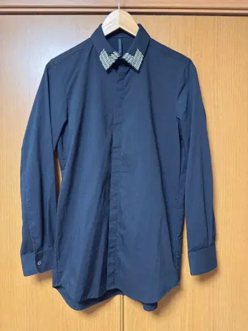 레어 GalaabenD 셔츠 야기 유세이 착용