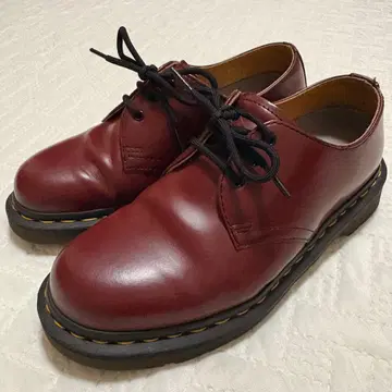 닥터마틴 홀 슈즈 24cm 체리 레드 새상품급