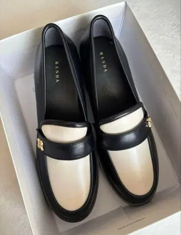 RANDA 모노그램 부품 볼륨 밑창 로퍼