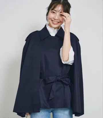 Basement 2way 베스트로도 활용 가능한 케이프 트렌치코트 네이비