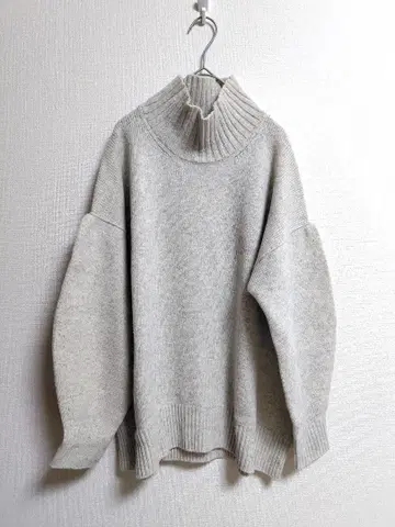 슬로브 이에나 RICHESS 하이넥 풀오버 라이트 그레이