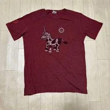 유니콘 투어 T셔츠 버건디