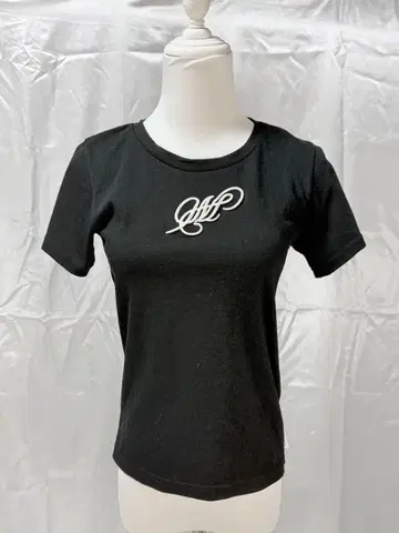 melt the lady 'M'crew neck T-shirt black