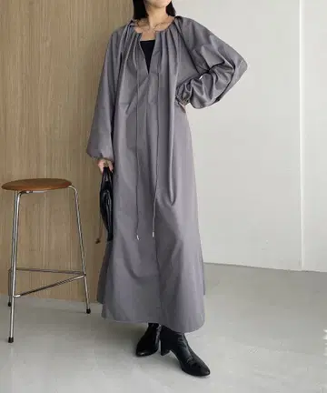 [ 새상품 ] 카프리슈 마쥬 턱 플레어 원피스