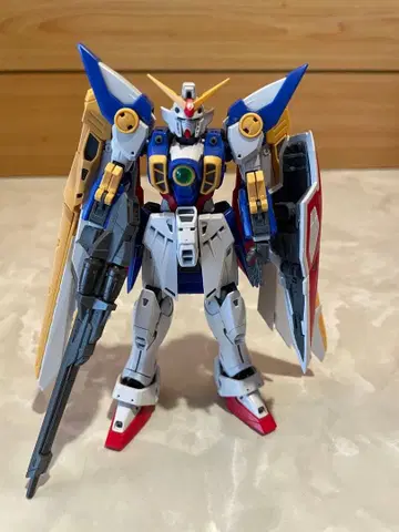 rg 윙 건담 완성품