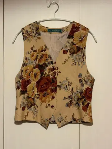 뉴요커 꽃무늬 베스트