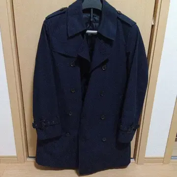 네이비 트렌치코트