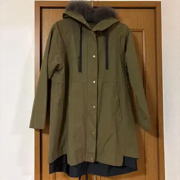 LUGIVA 올리브색 퍼 달린 모즈 코트 38